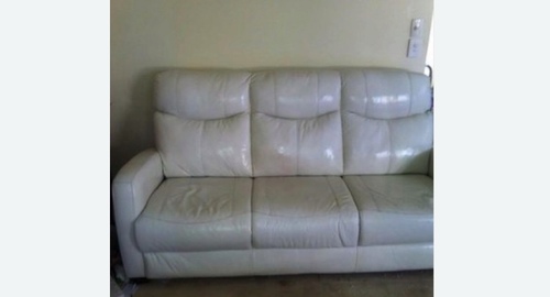 Химчистка кожаного дивана. Пересвет